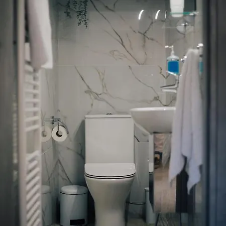 το σπίτι της ευτυχίας σουίτα קרפניסיון