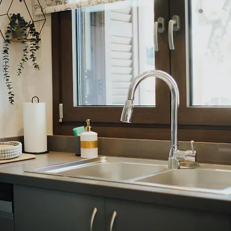 το σπίτι της ευτυχίας σουίτα * קרפניסיון